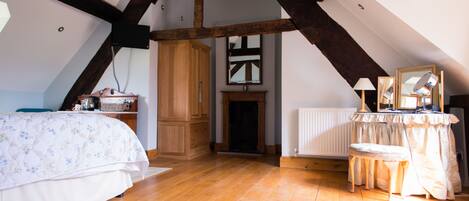 Habitación doble superior | Decoración personalizada y muebles diferentes