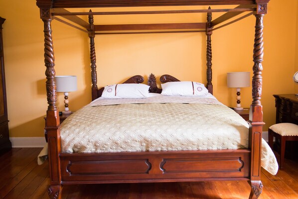 Superior Double Room (Four Poster Bed - Second Floor) | Bathroom