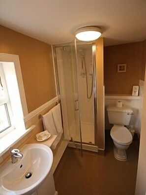 Familienzimmer, mit Bad, Meerblick (Balcony) | Badezimmer | Haartrockner, Handtücher