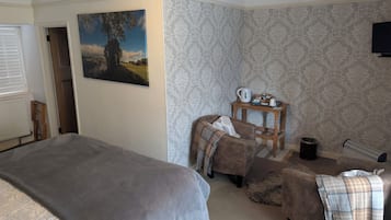 Superior Double or Twin Room (Cider Room) | In-room safe, individually decorated, individually furnished