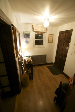 Interior entrance - Lea House Bed and Breakfast (Ross-on-Wye)