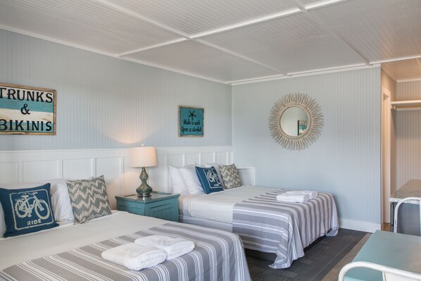 Single Room, 2 Queen Beds