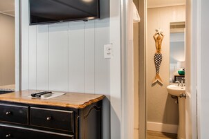 Caja de seguridad en la habitación y decoración personalizada 