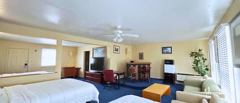 Suite estudio familiar | Escritorio, wifi gratis, ropa de cama