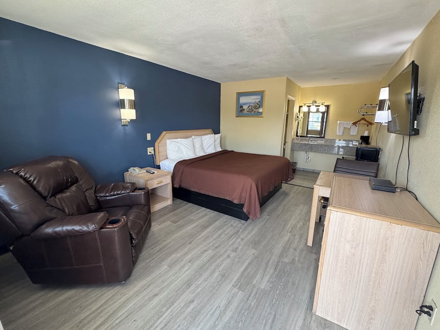 Room, 1 King Bed