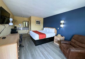 Escritorio, wifi gratis y ropa de cama 