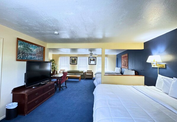 Family Studio Suite | Desk, free WiFi, bed sheets