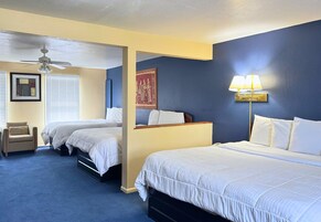 Escritorio, wifi gratis y ropa de cama 