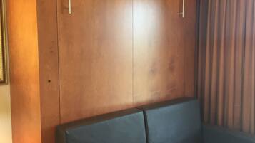 Standard Room, Multiple Beds | Desk, iron/ironing board, free WiFi, bed sheets