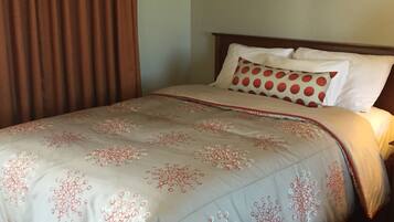 Standard Room, Multiple Beds | Desk, iron/ironing board, free WiFi, bed sheets
