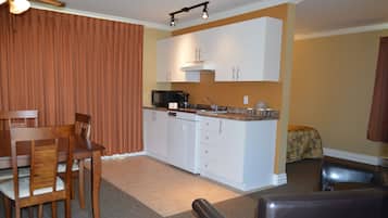 Studio, Kitchenette | Room amenity