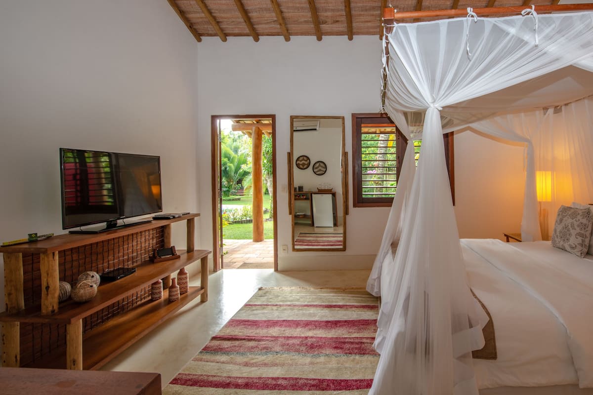 Standard Suite | Premium bedding, minibar, in-room safe, individually decorated
