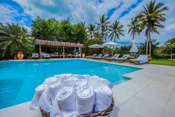 2 Außenpools, Liegestühle