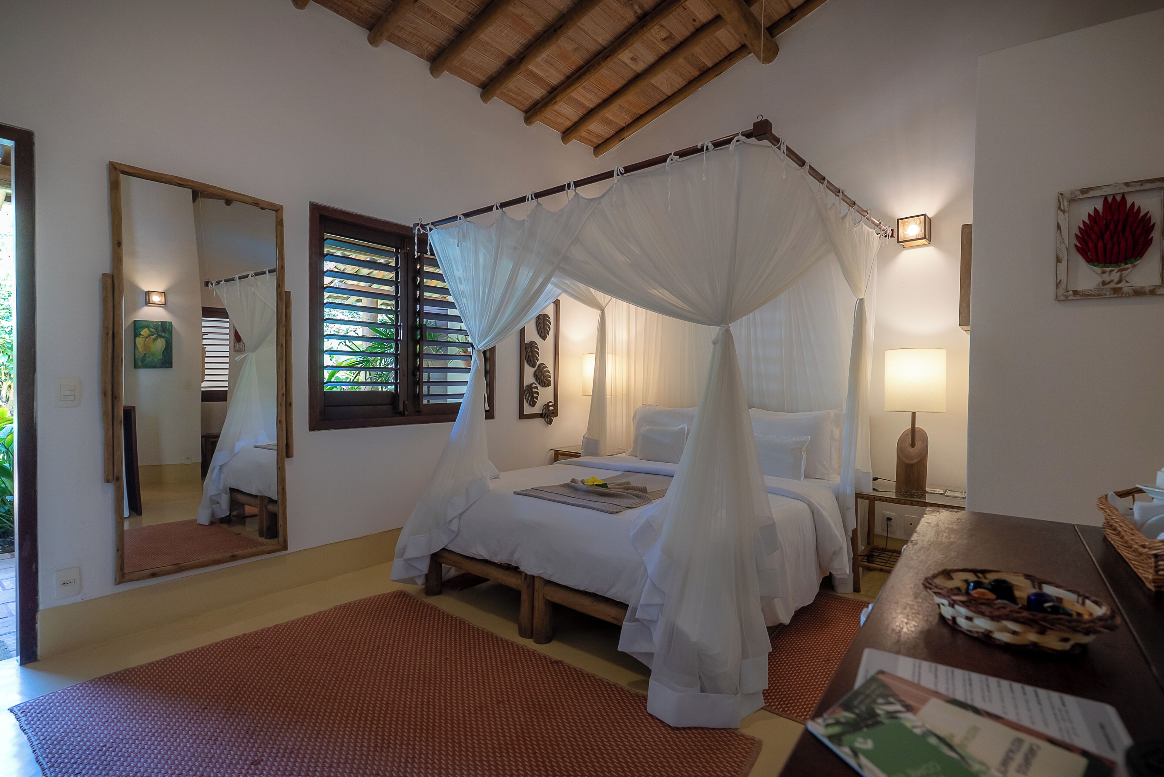 Suite estándar | Ropa de cama de alta calidad, minibar, caja fuerte