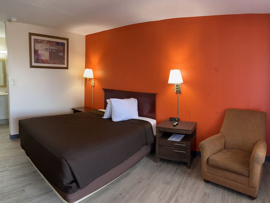 Bureau, lits bébé (en supplément), lits pliants/supplémentaires