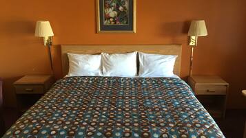 Standard Room, 1 King Bed | Desk, iron/ironing board, free WiFi