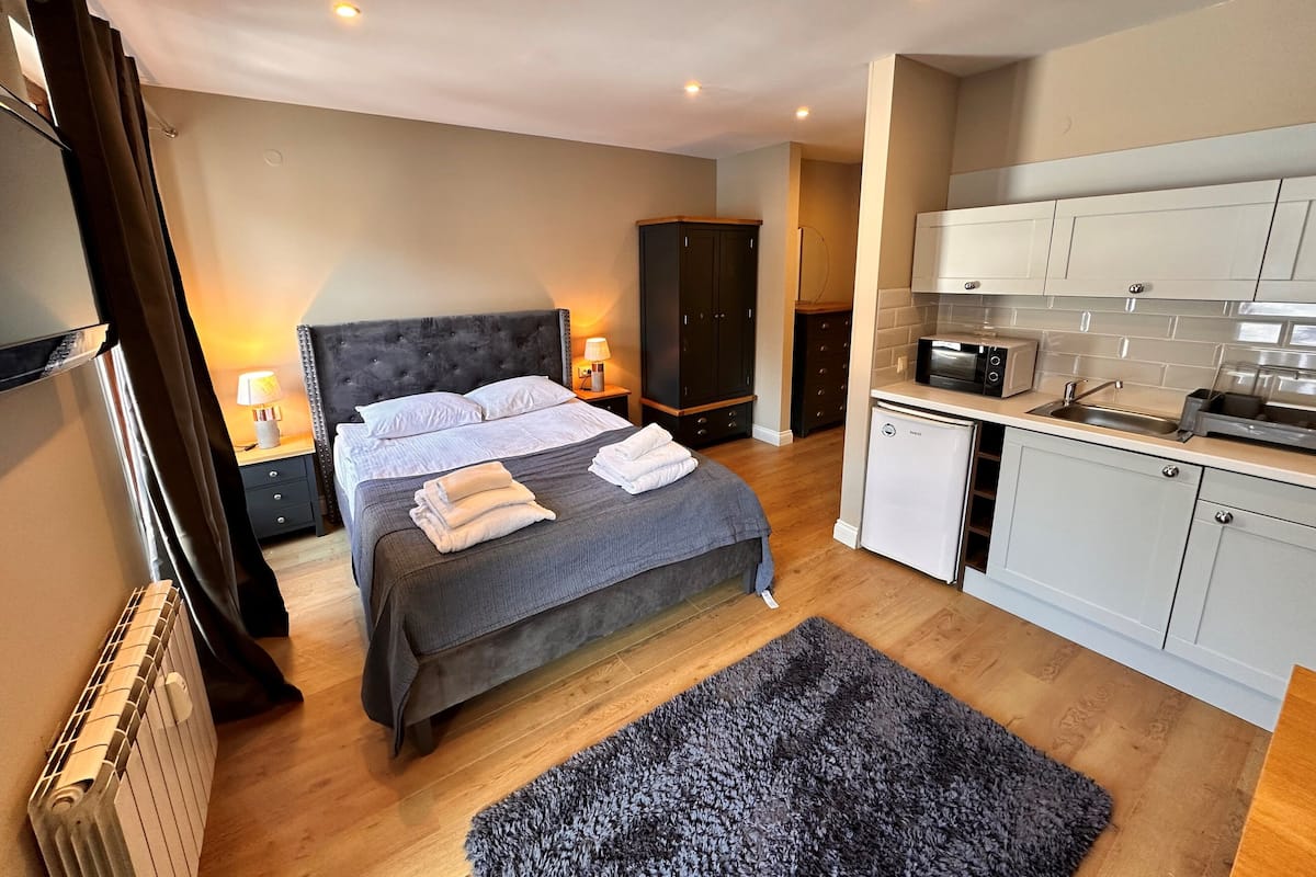 Studio, keuken (Free Sauna, Steambath & Jacuzzi) | 1 slaapkamer, luxe beddengoed, een kluis op de kamer