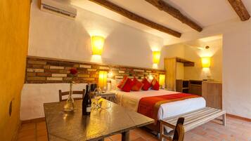 Grand Suite | In-room safe, desk, soundproofing, free WiFi
