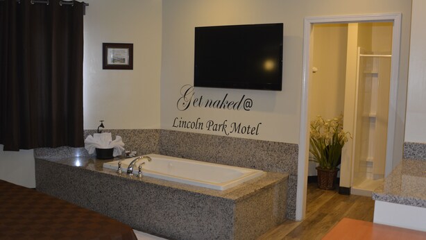 Suite – honeymoon, 1 kingsize-seng, kjøleskap, 1. etasje