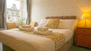 Classic Double Room, Private Bathroom (Room 6) | Free WiFi - Arrandale Guest House (Edinburgh)
