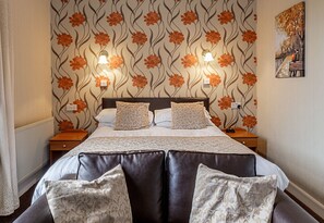Quarto casal standard, vista para o jardim | Ferros/tábuas de passar roupa, Wi-Fi de cortesia