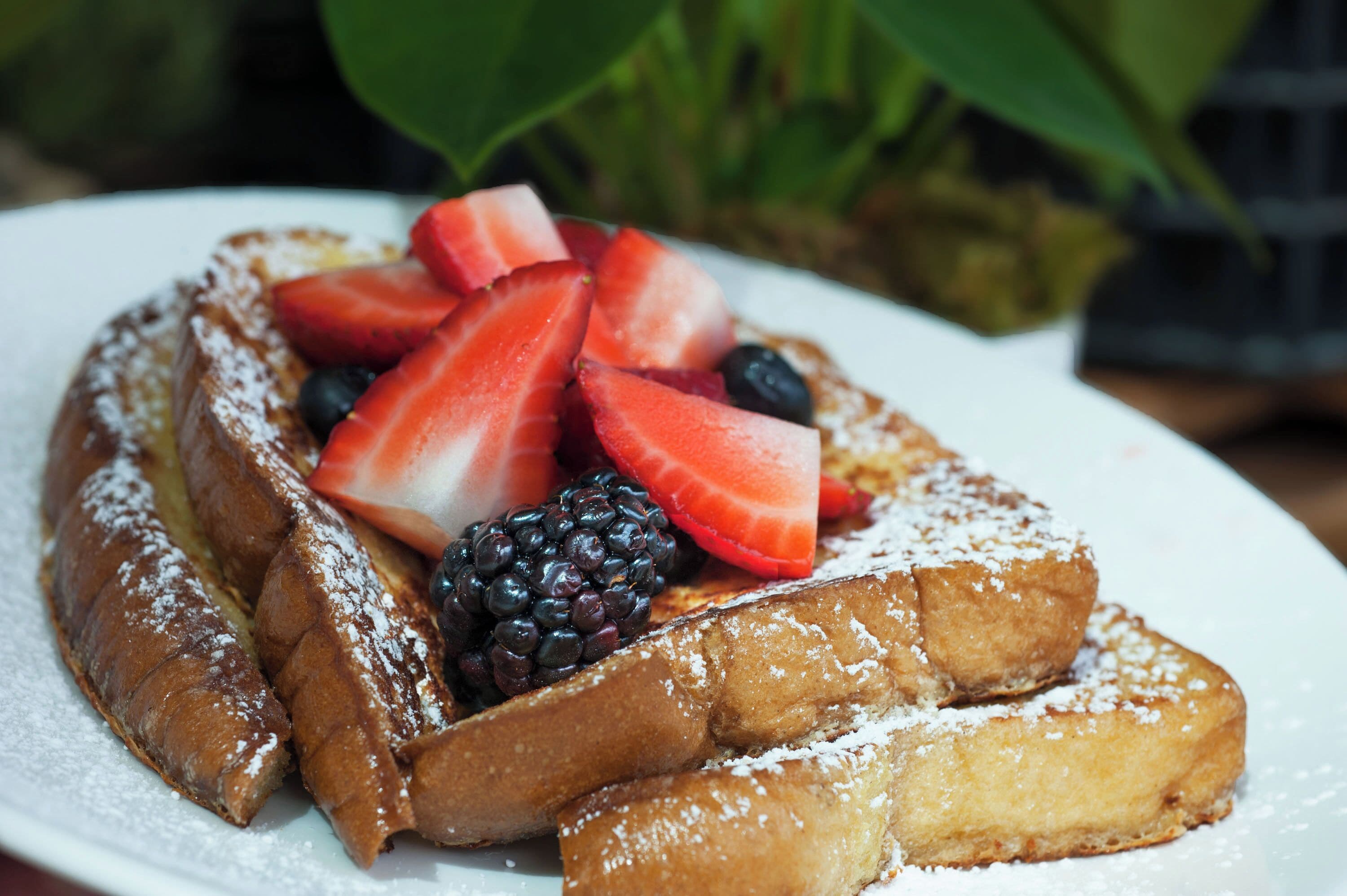 daily cooked-to-order breakfast for a fee