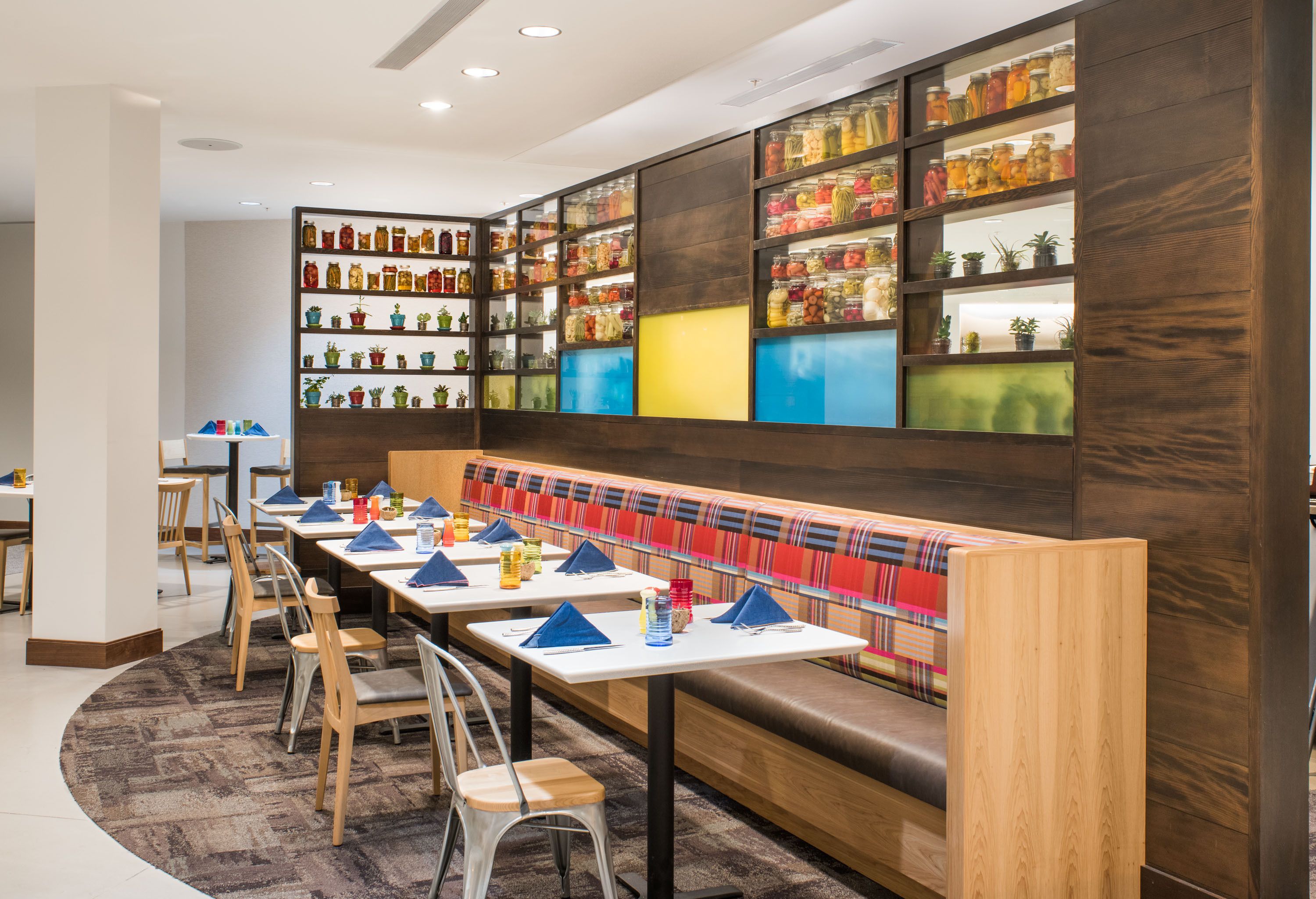 breakfast, lunch, dinner served; american cuisine