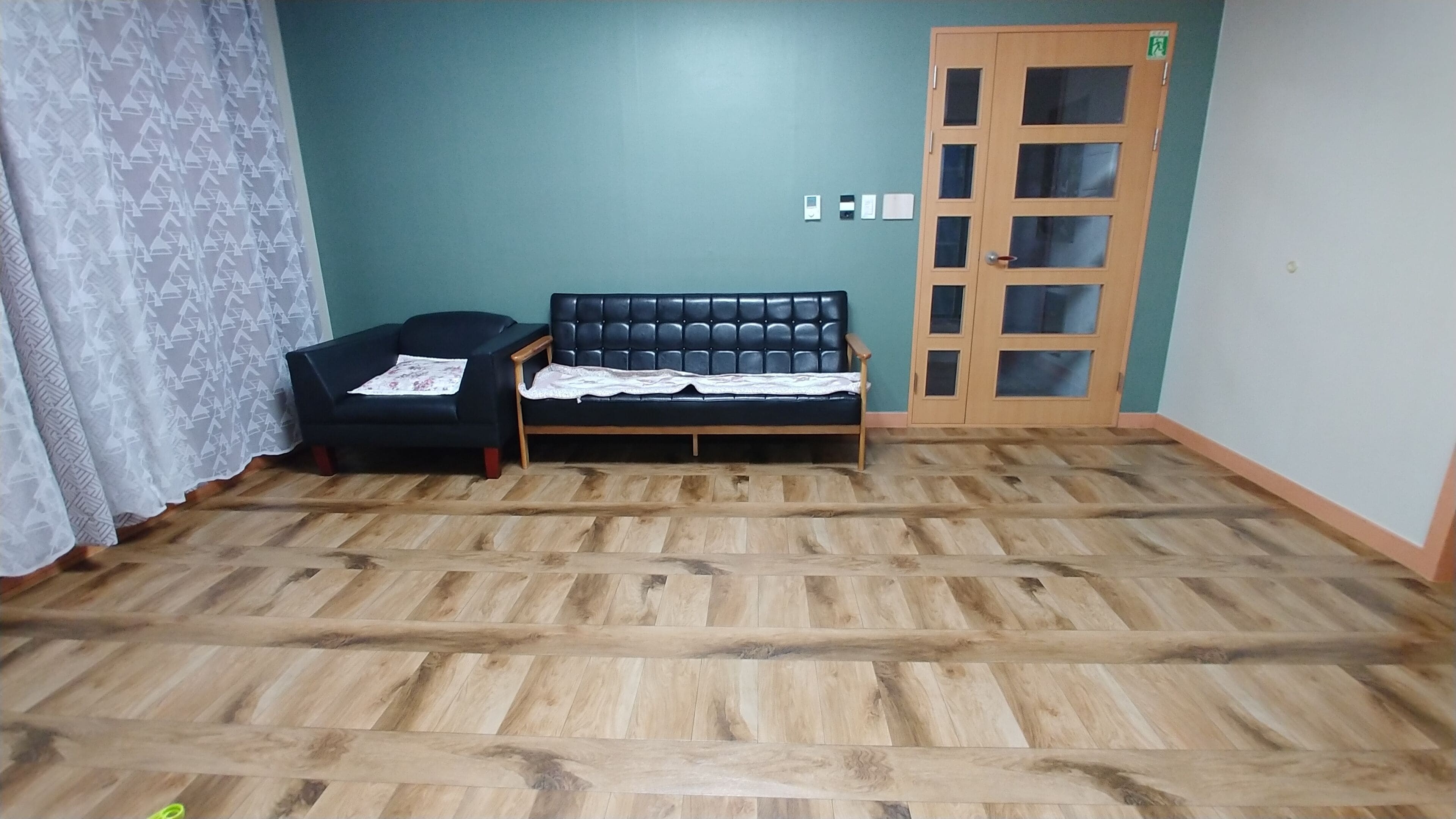 Ruby (101) | 起居区 | 平板电视