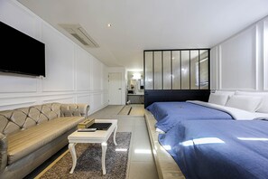 Family Twin Room (2) | Desk, blackout drapes, soundproofing, free WiFi - Hotel Myeongjak (Chuncheon)