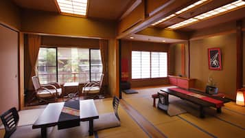 Japanese-Style Room | Living area | Flat-screen TV