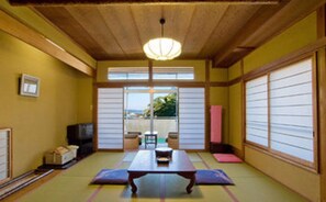 xxxJapanese-Style Room with Sea View | Living area | Flat-screen TV - Chikurakan (Minamiboso)
