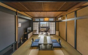 Japanese Style Room with open-air bath | In-room safe, desk, free WiFi - Chikurakan (Minamiboso)