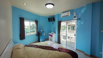 xx | Minibar, caja de seguridad en la habitación y decoración personalizada