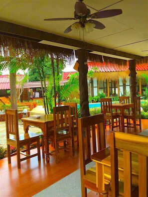 Café da manhã e jantar