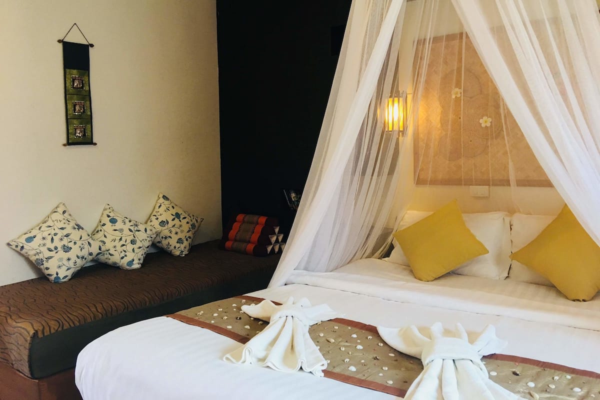 Deluxe Double Room, Pool View, Poolside