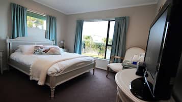 Ropa de cama de alta calidad y escritorio