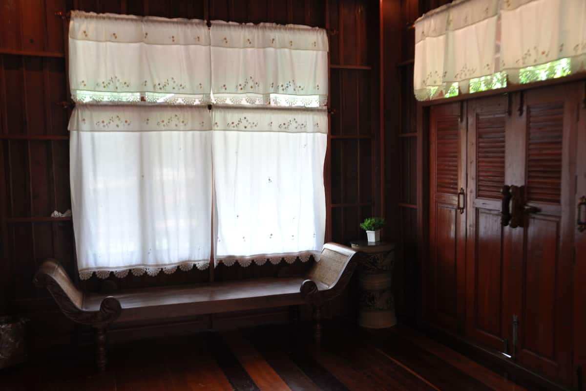 Habitación familiar | Área de sala de estar | Televisión