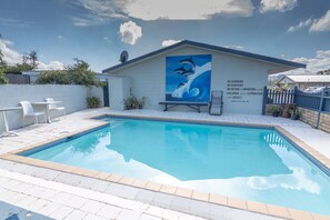 Seasonal outdoor pool - Kaitaia Motor Lodge (Kaitaia)
