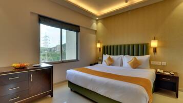 Hazel Suite | Premium bedding, down comforters, minibar, in-room safe