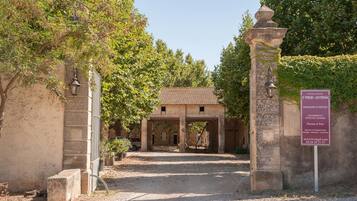 Overnatningsstedets indgangsparti