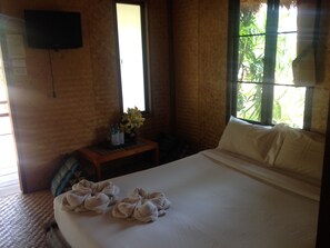 Casa de campo | Escrivaninha, camas extras/dobráveis (sobretaxa), Wi-Fi de cortesia