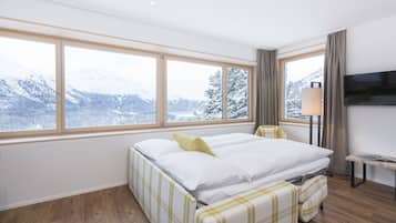 Hypo-allergenic bedding, in-room safe, individually decorated