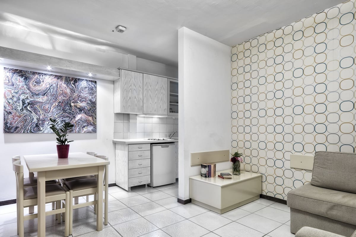 Superior Studio | 2 bedrooms, in-room safe, individually decorated, blackout curtains