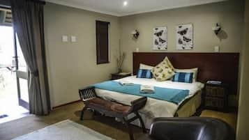 Comfort Room, 1 Bedroom | In-room dining