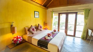 Deluxe Room with Air-Condition | Intérieur