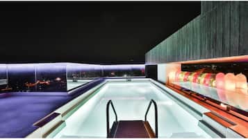 Outdoor pool, sun loungers