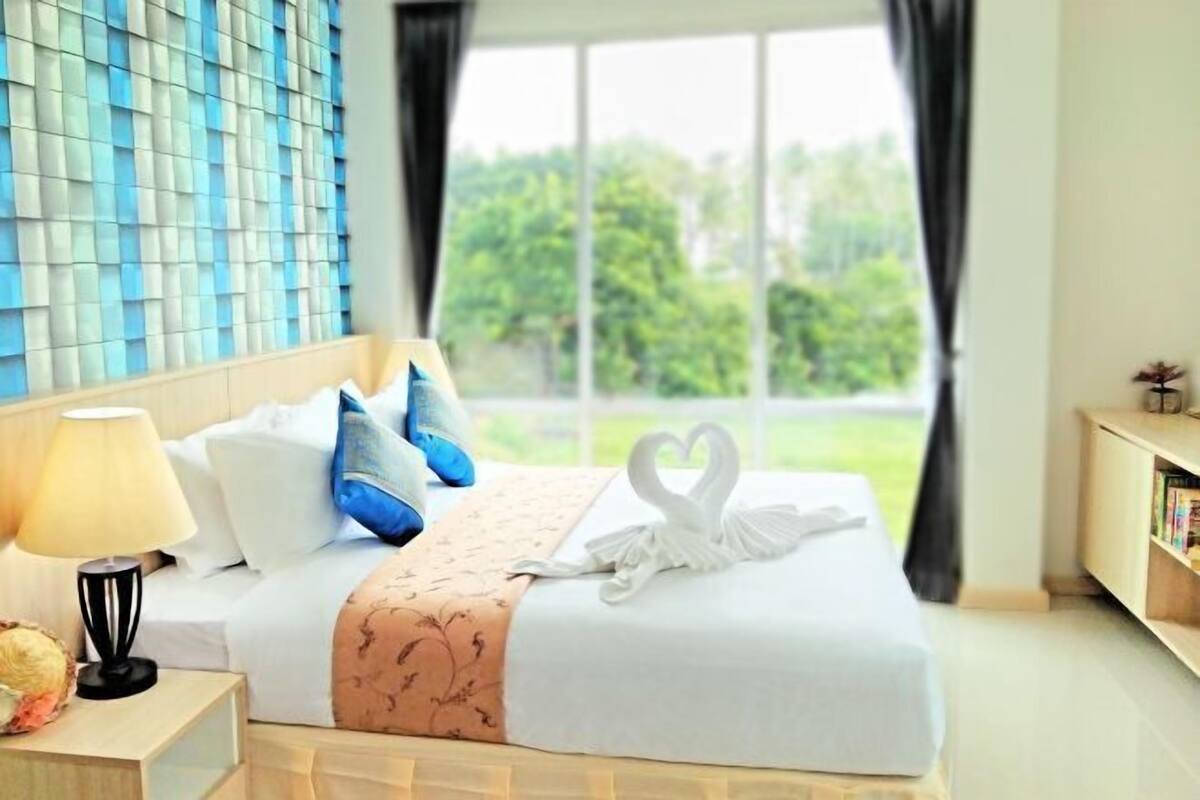 Literie hypoallergénique, minibar, coffres-forts dans les chambres