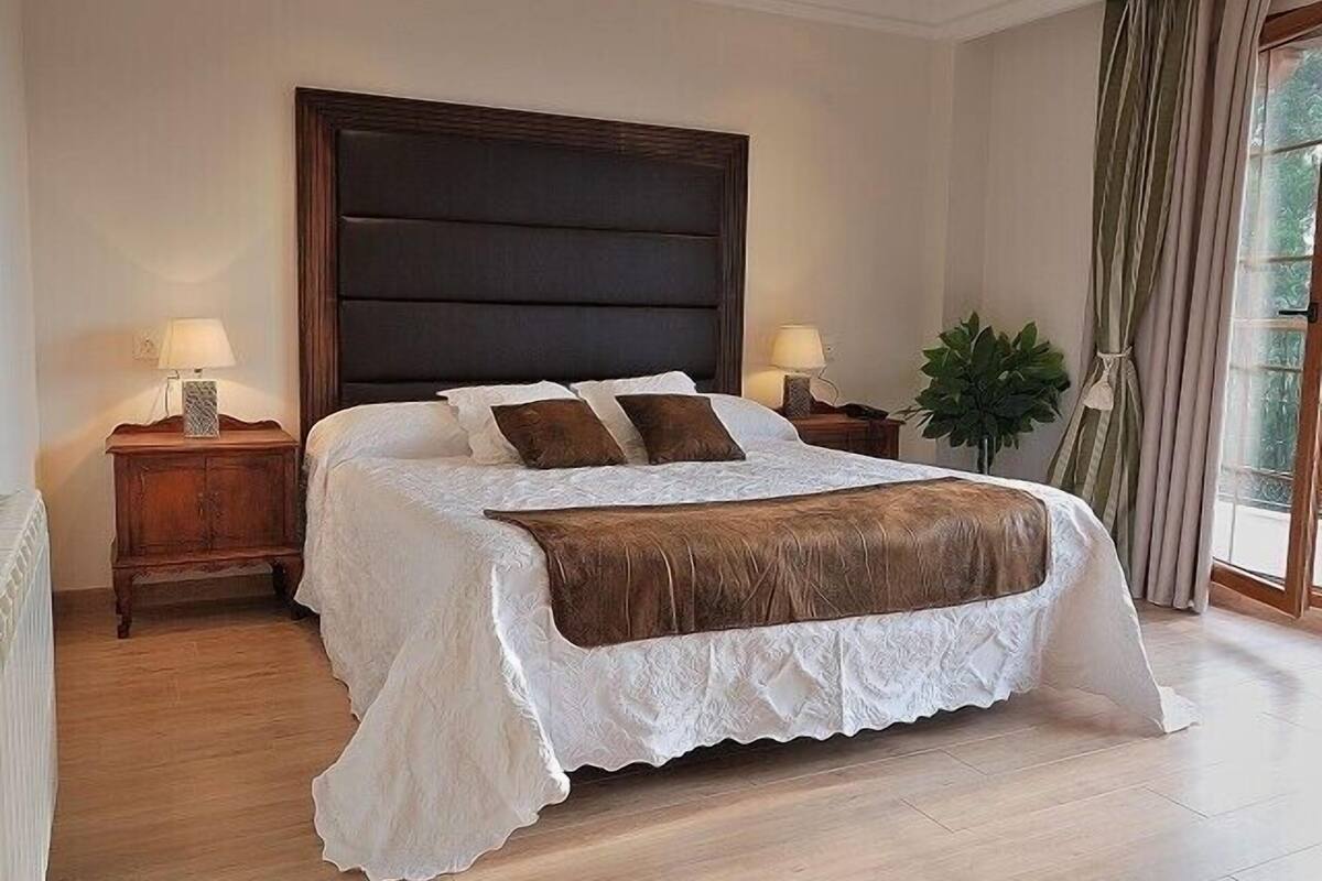 superior double or twin room, terrace, sea view | minibar, in-room safe, desk, soundproofing