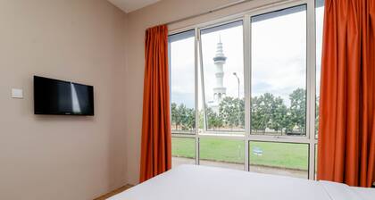 Blitz Hotel Batam Near Sultan Mahmud Ri'ayat Shah Mosque