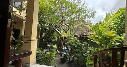 Sari Buana Bed & Breakfast